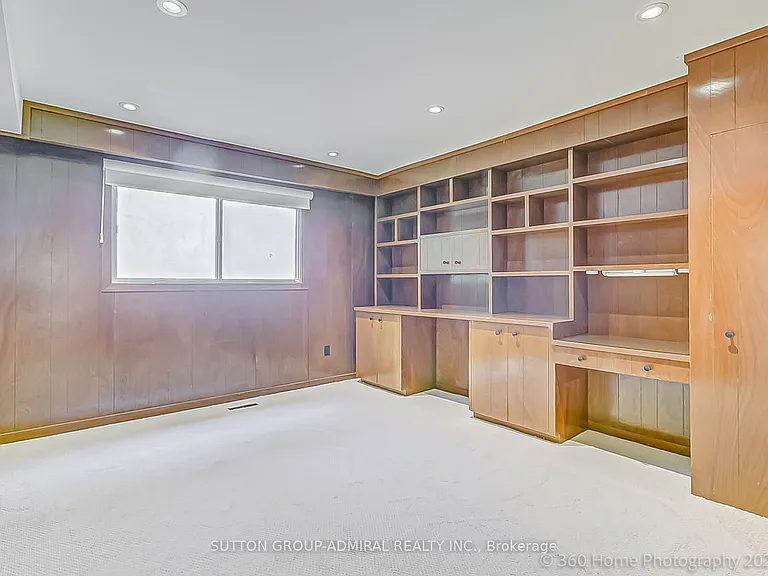 47 Waterloo Ave — Photo 40
