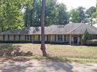 4215 Canterbury Ct, Jackson, MS 39211
