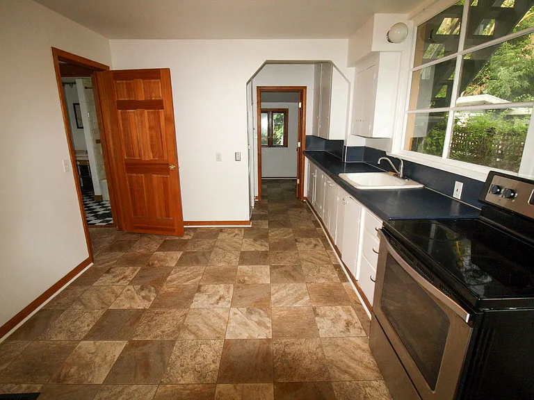 2140 NE 13th Ave — Photo 7