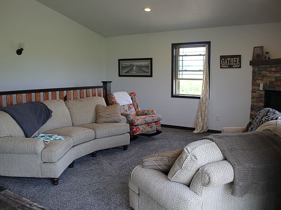 5th image of 8500 Mill Creek Dr