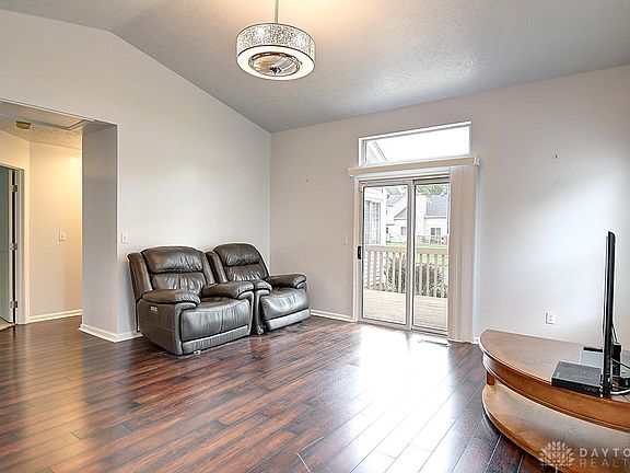 5th image of 1067 Bay Harbour Cir