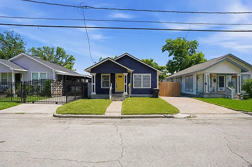 5315 Bell St Photo 1