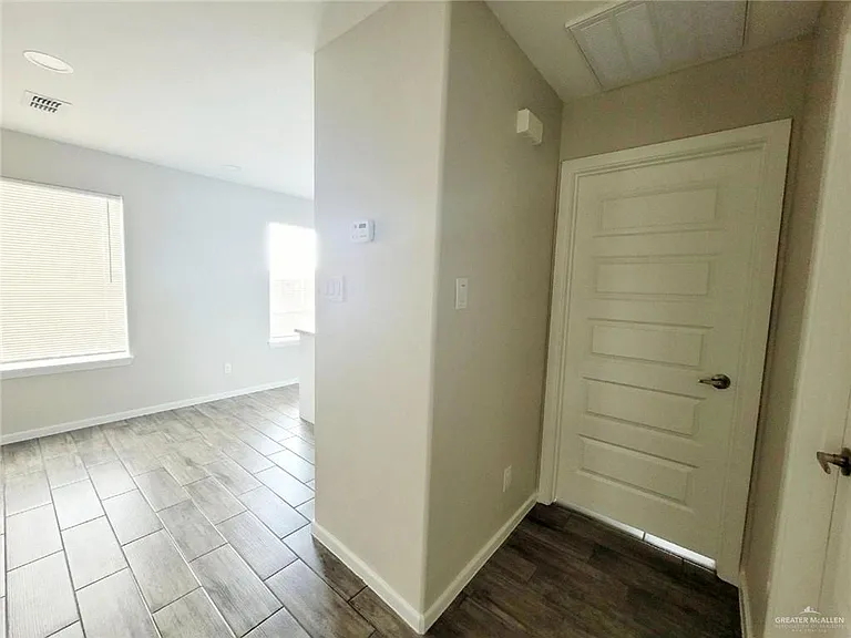 1424 Alta Vista Dr #2 — Photo 9