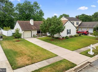 152 Applewood Dr, Logan Township, NJ 08085