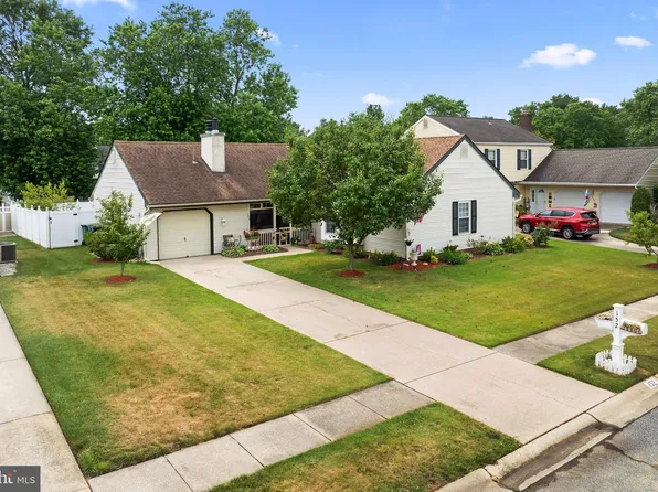 152 Applewood Dr, Logan Township, NJ 08085