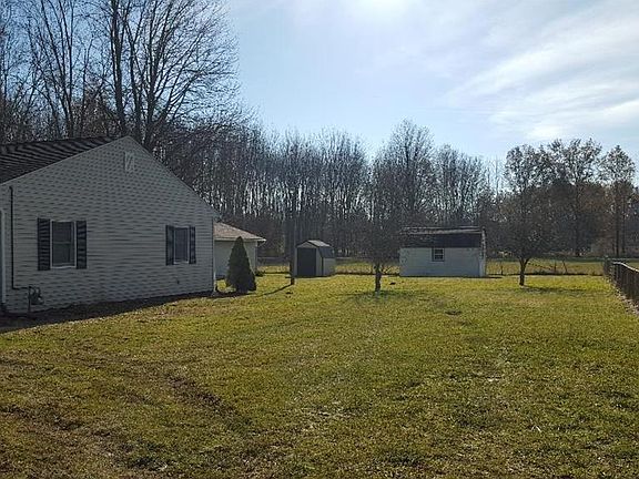 4th image of 40581 Carlisle Ave