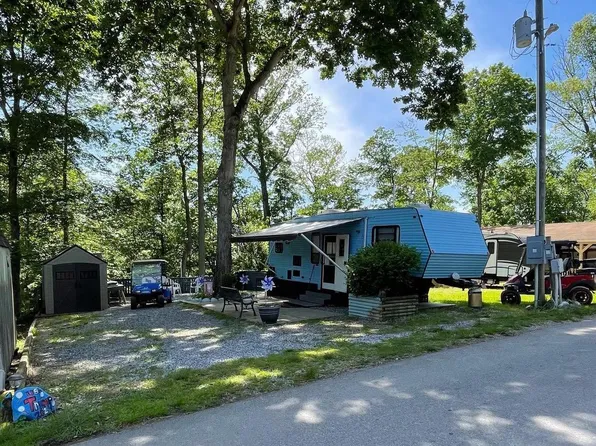 78-74 Boo Blvd, Falling Waters, WV 25419