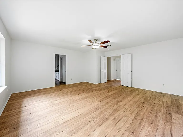 13701 Cambourne Dr — Photo 18