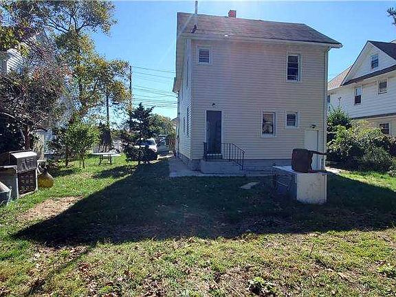 4th image of 67 Lent Ave