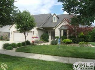 7380 Charrington Dr #18, Canton, MI 48187