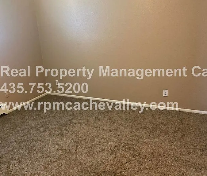 281 Riverbend Rd #2 — Photo 6
