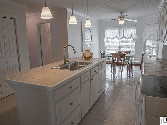 4th image of 2700 Magellan Dr #3