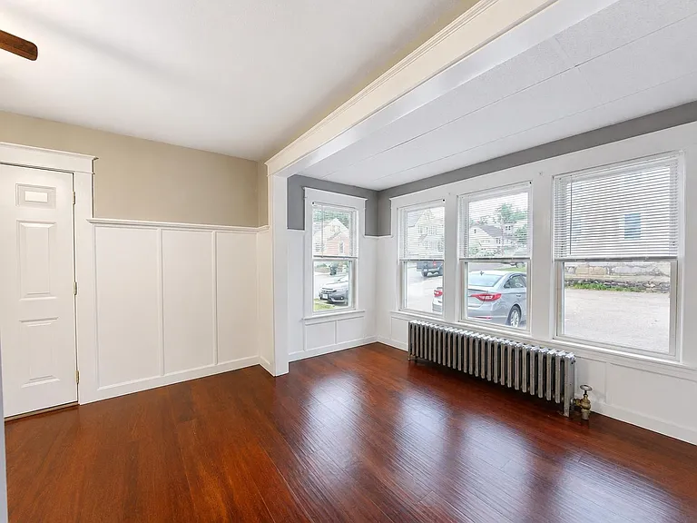 537 Howe St #1F — Photo 10