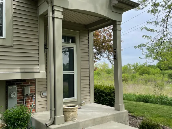 951 Ellsworth Dr, Grayslake, IL 60030