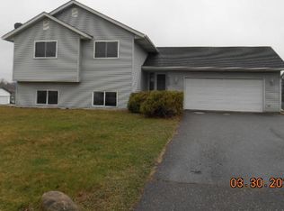 2352 Tilsen Ave E, Maplewood, MN 55119