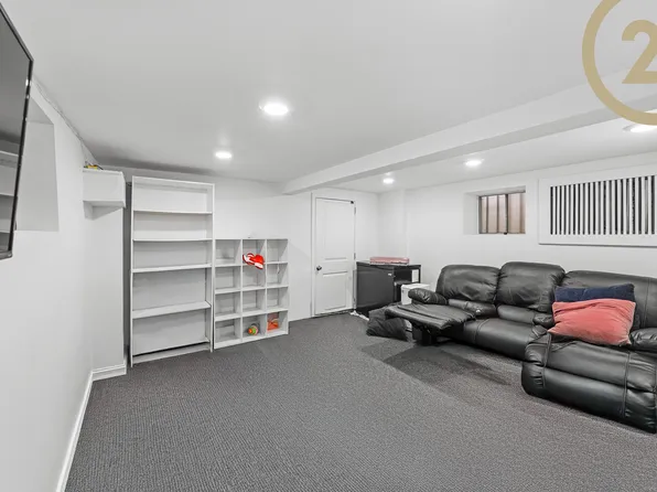 1530 East 2nd Street image 23 of 25