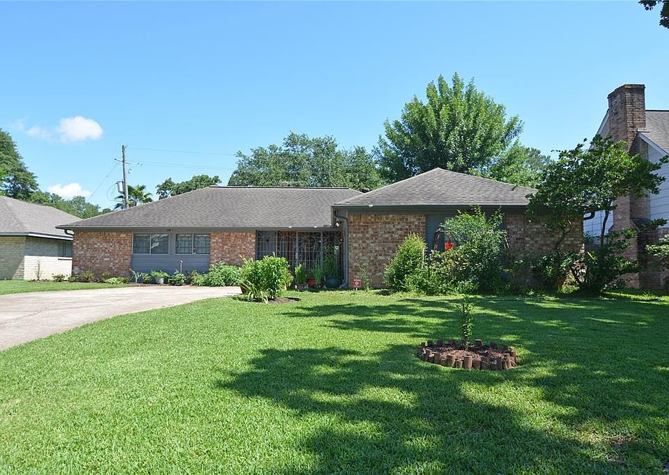 1st image of 10338 Summerhill Dr