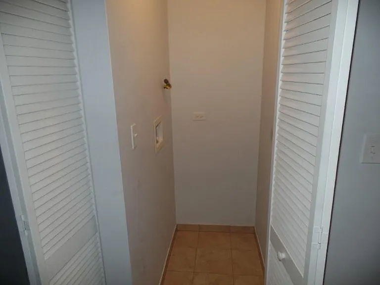 4709 N Lawndale Ave #1W — Photo 6