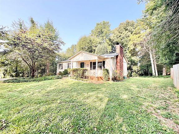 2nd image of 305 Lower Creek Dr NE