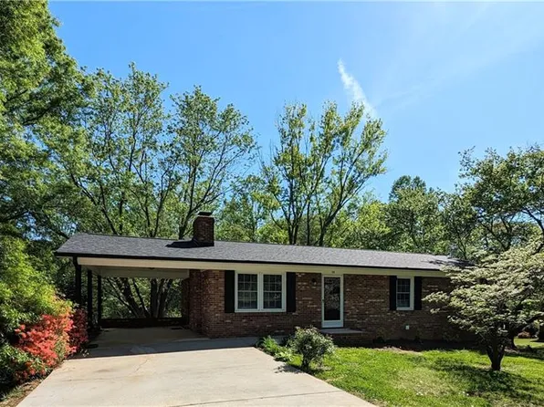 330 Green Meadows Dr, Lexington, NC 27292