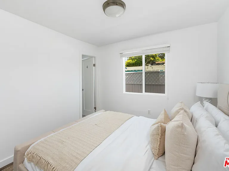318 N Venice Blvd #B — Photo 14