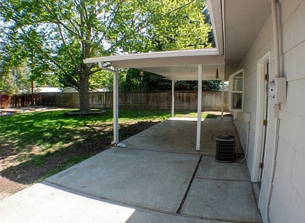2 bed, 1.5 bath, 1157 sqft, $2,100 — Photo 4