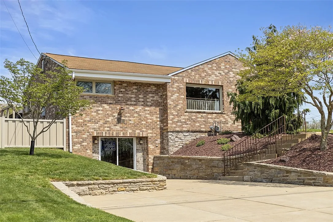 5583 Annetta Dr photo 1