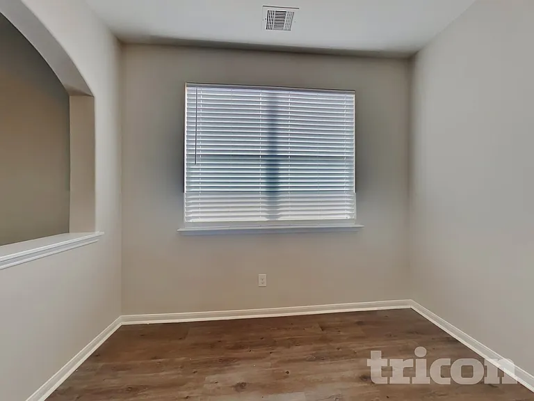 1015 Blair Field Ln — Photo 4