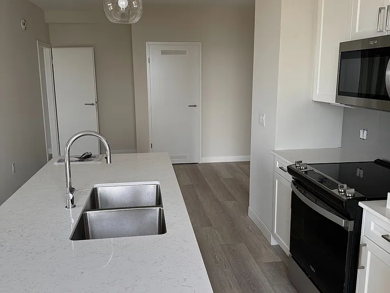 118 West St #801 — Photo 3