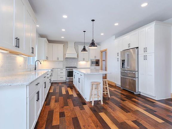 4th image of 142806 ROLLING MEADOWS LANE