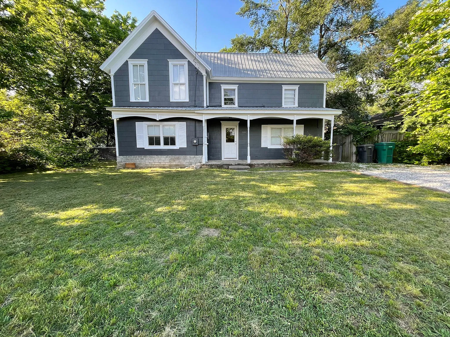 1001 W Olive St — Photo 2