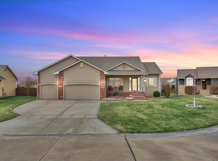 624 Goldspike Ct, Newton, KS 67114