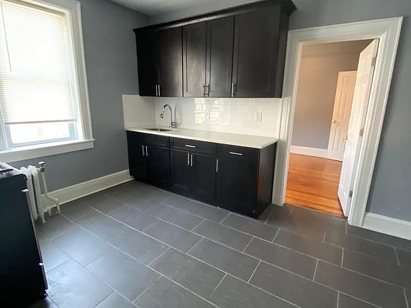 5th image of 255 Lafayette Ave APT 17
