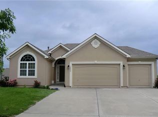 1822 NW 92nd Pl, Kansas City, MO 64155