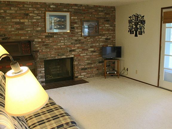 5th image of 2421 106th Avenue Ct E