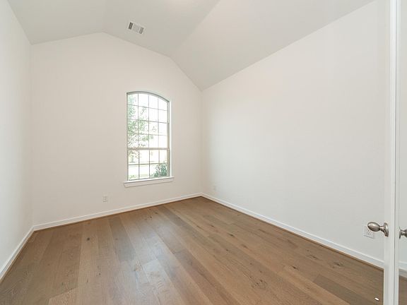 5th image of 4202 Sage Glen Ln