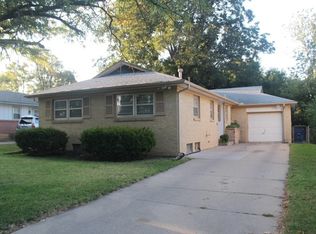6127 Castle Dr, Wichita, KS 67218