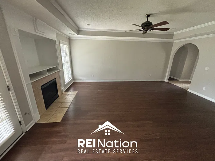 3 bed, 2.0 bath, 1542 sqft, $1,945 — Photo 3