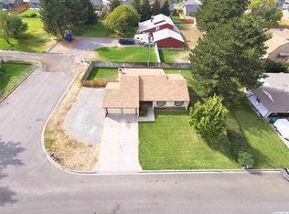 1106 S Johnson St, Kennewick, WA 99338
