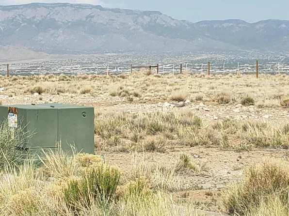 7904 Marigold Dr NW, Albuquerque, NM 87120