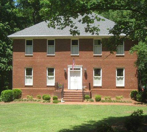 2nd image of 110 Regal Oak Ct