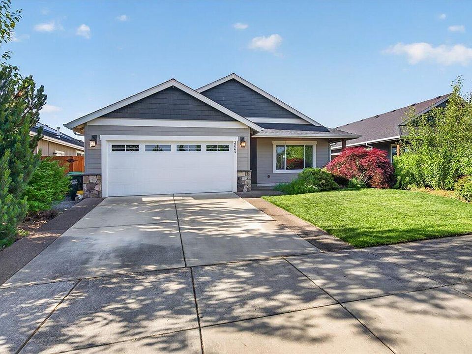 1st image of 2803 Esther Ln