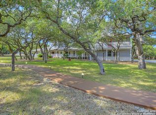 604 Sandy Oaks Dr, Boerne, TX 78015
