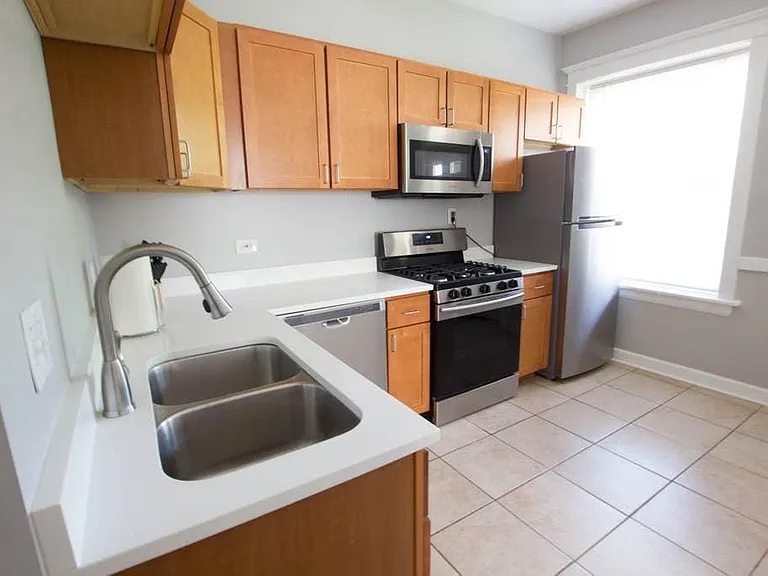 2751 N Seminary Ave #2 — Photo 3