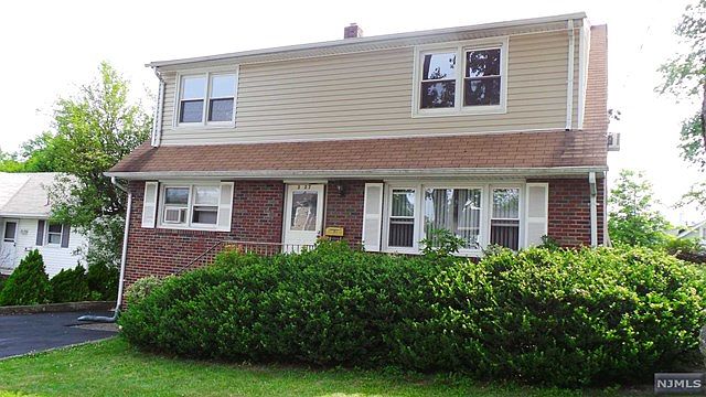 1st image of 2-27 29th St #1X