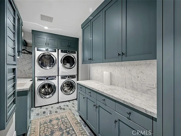 27 Emerald Bay — Photo 39