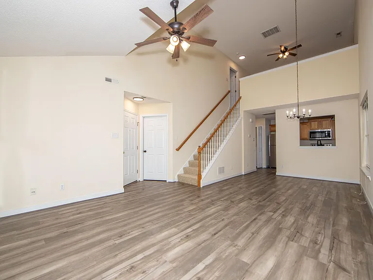 1506 Woodland Ct — Photo 15