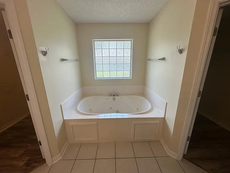 2308 Valley Pl — Photo 16