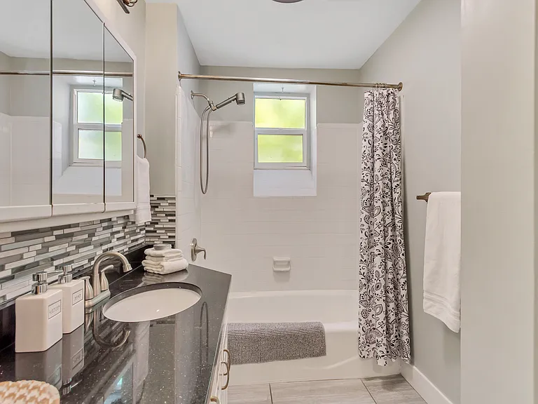 678 E 3rd Ave #1 — Photo 49