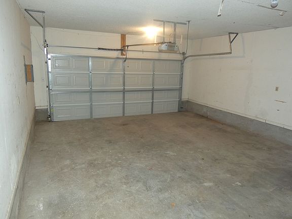 3rd image of 981 Washington Blvd